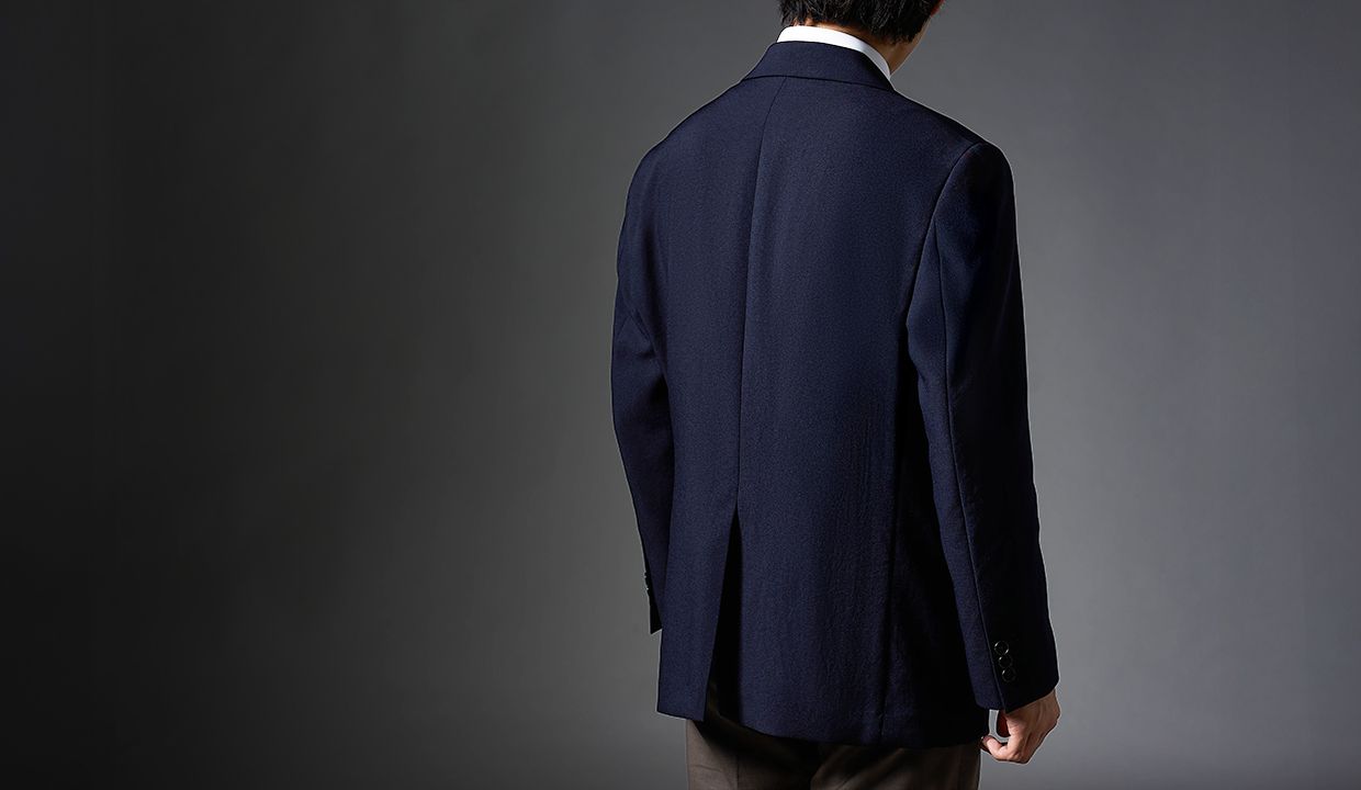 きちんとした見た目をキープする、驚きの防シワ性 | Story | FABRIC TOKYO