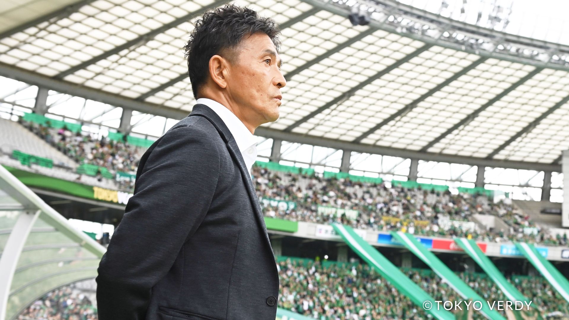 ジャージースーツが、見た目と着心地のせめぎ合いを解消してくれた